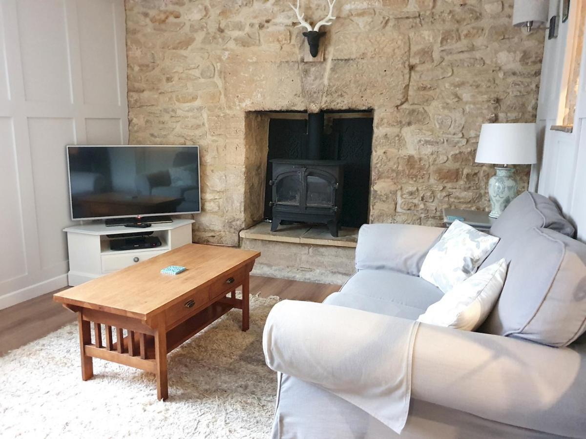Pass The Keys The Pippins A Cotswold Cottage And Garden Parking Stow-on-the-Wold Exterior foto
